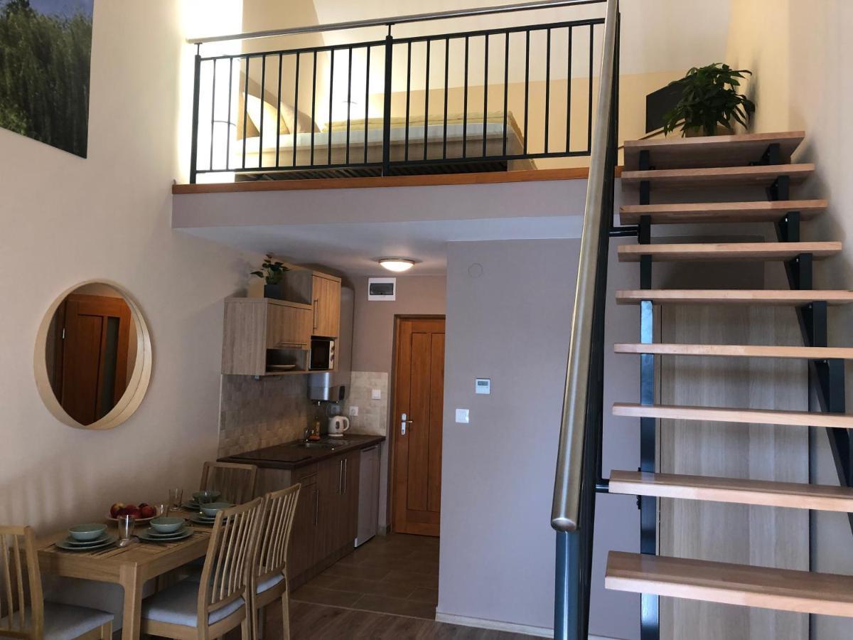 Castellum Apartmanház Gyula Exterior foto