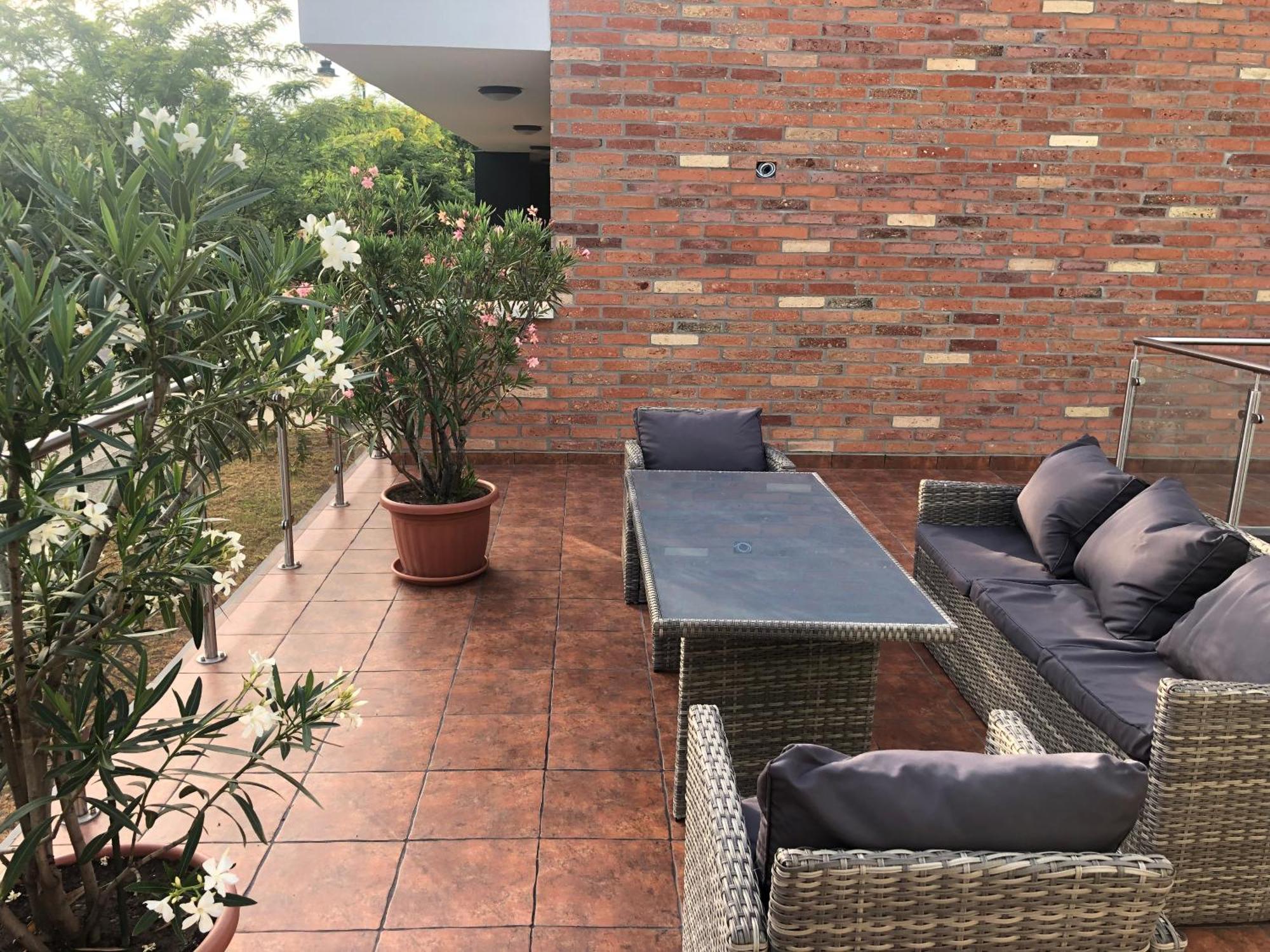 Castellum Apartmanház Gyula Exterior foto