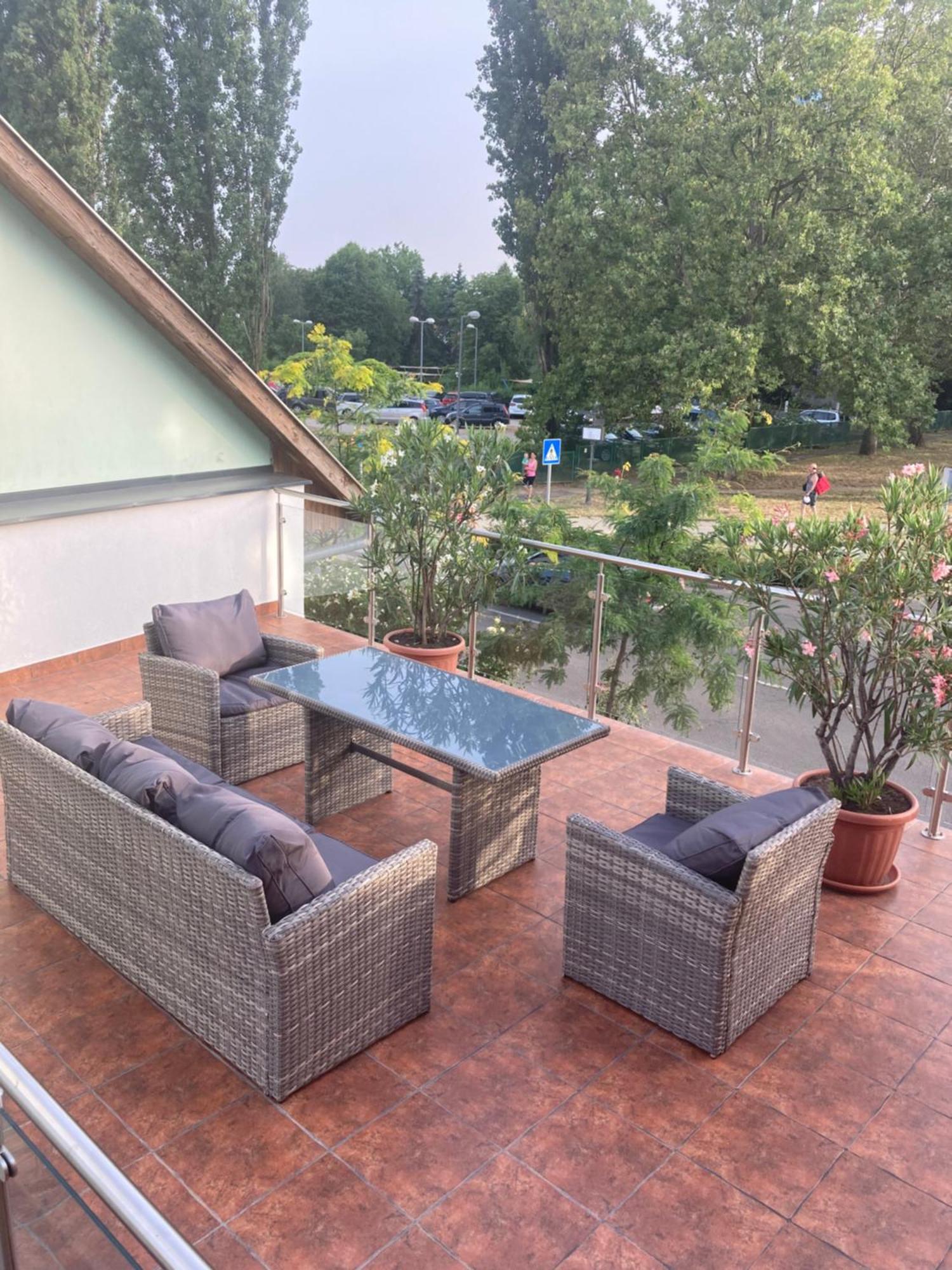 Castellum Apartmanház Gyula Exterior foto